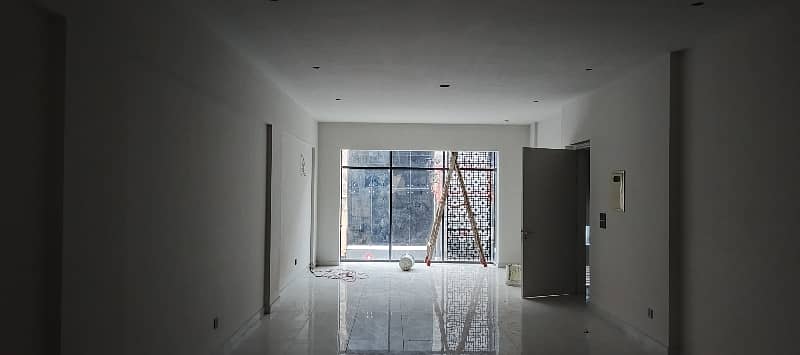VIP LAVISH BRAND NEW OFFICE FOR SALE WITH RENTAL INCOME 120K WITH LIFT BACK UP GENERATOR ALSO BANK LOUN AVAILABLE photo 6