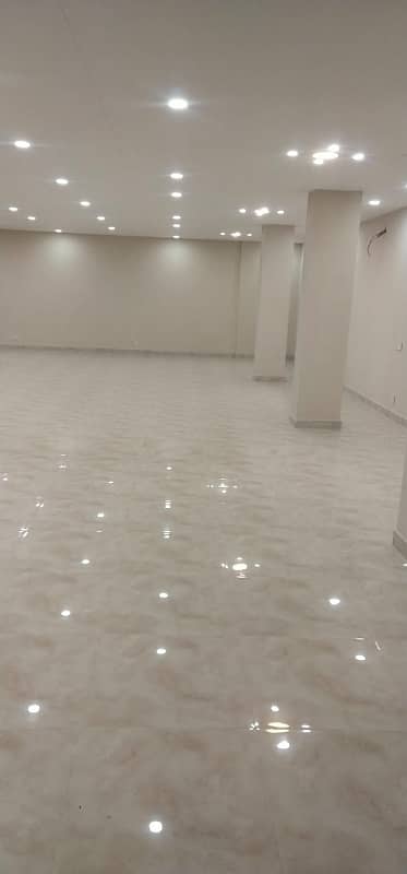 1900sqft Vibrant Commercial Property Blue Area Office For Sale,Lift Operational photo 10