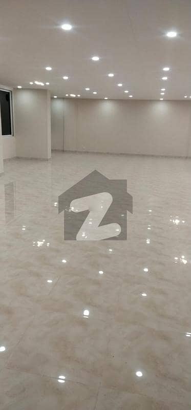 1900sqft Vibrant Commercial Property Blue Area Office For Sale,Lift Operational photo 5